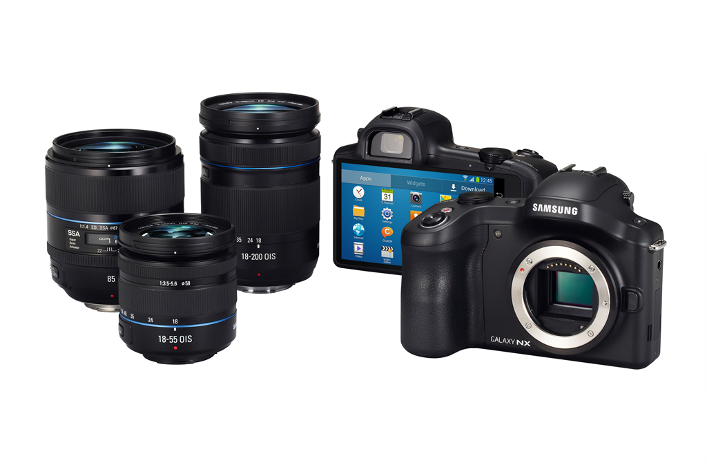 Samsung_GALAXY-NX-group.jpg